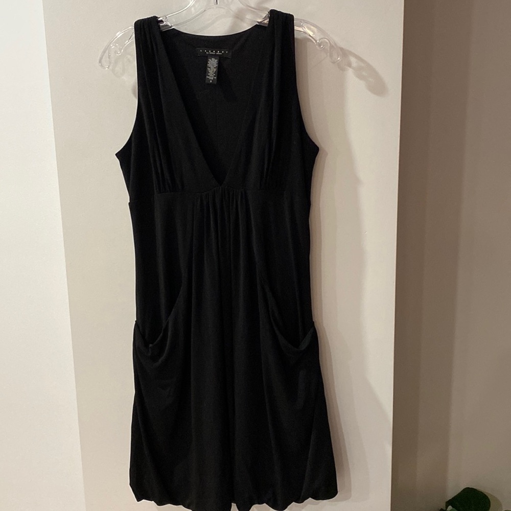 LAUNDRY by SHELLI SEGAL black balloon drape deep v neck dress 6